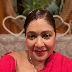 Meet your Posher, Adela